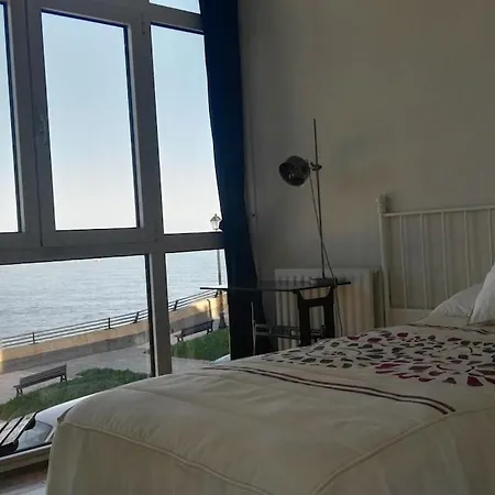 Espectacular Piso De 2 Con Impresionantes Vistas Al Mar Y Parking Gratuito En El Propio Edificio * Gijon