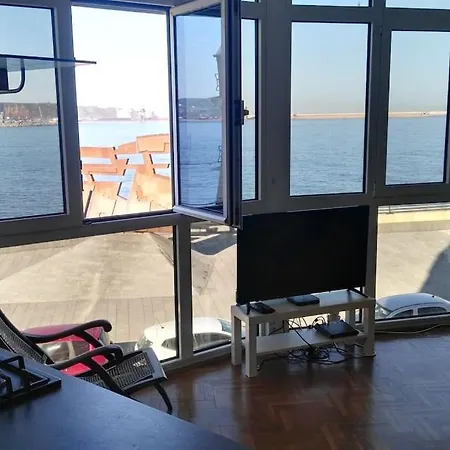 Espectacular Piso De 2 Con Impresionantes Vistas Al Mar Y Parking Gratuito En El Propio Edificio * Gijon