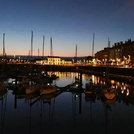 Espectacular Piso De 2 Con Impresionantes Vistas Al Mar Y Parking Gratuito En El Propio Edificio Apartman Gijón