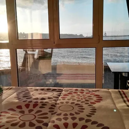 Espectacular Piso De 2 Con Impresionantes Vistas Al Mar Y Parking Gratuito En El Propio Edificio Apartamento
