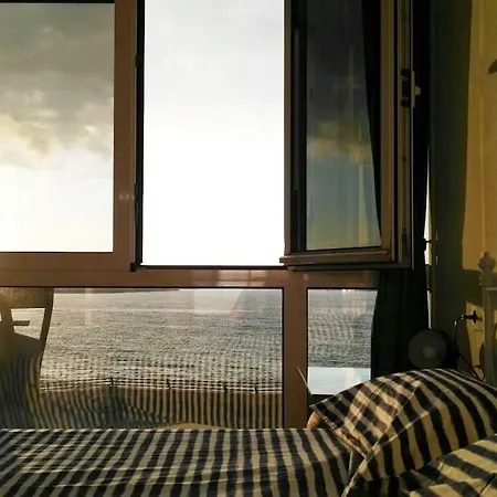 Apartman Espectacular Piso De 2 Con Impresionantes Vistas Al Mar Y Parking Gratuito En El Propio Edificio Gijón
